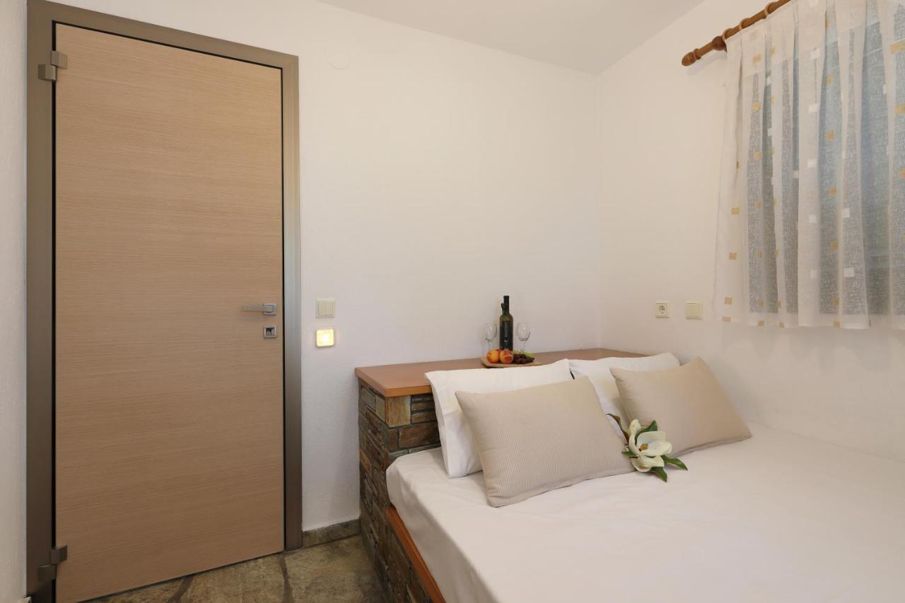 Maistrali Apartments Ormos Panagias Buitenkant foto
