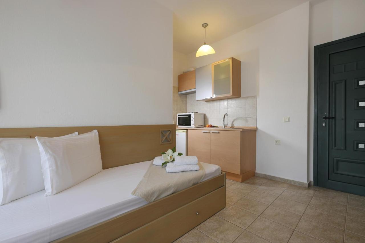 Maistrali Apartments Ormos Panagias Buitenkant foto