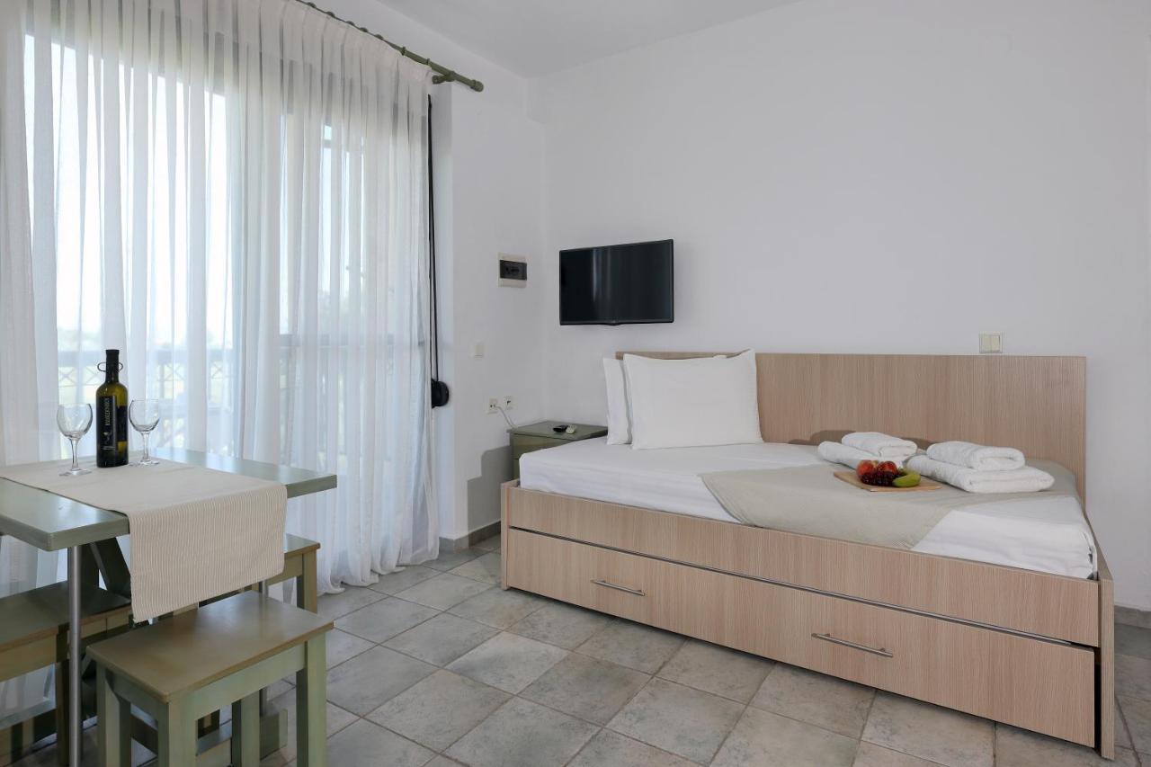 Maistrali Apartments Ormos Panagias Buitenkant foto