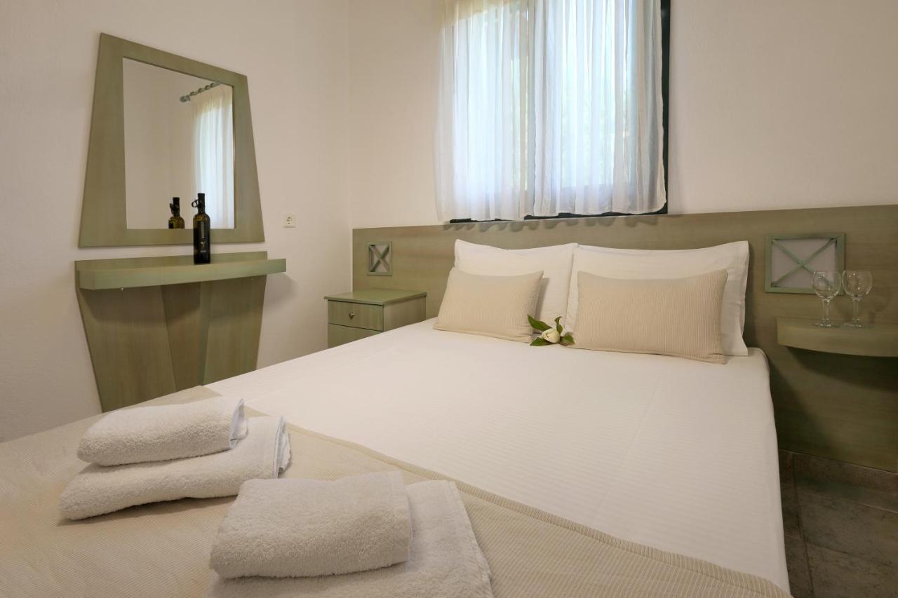 Maistrali Apartments Ormos Panagias Buitenkant foto