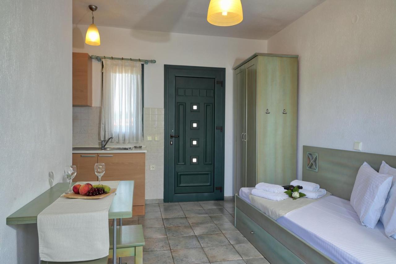 Maistrali Apartments Ormos Panagias Buitenkant foto